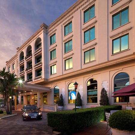 Avani Hai Phong Harbour View Hotel Екстериор снимка
