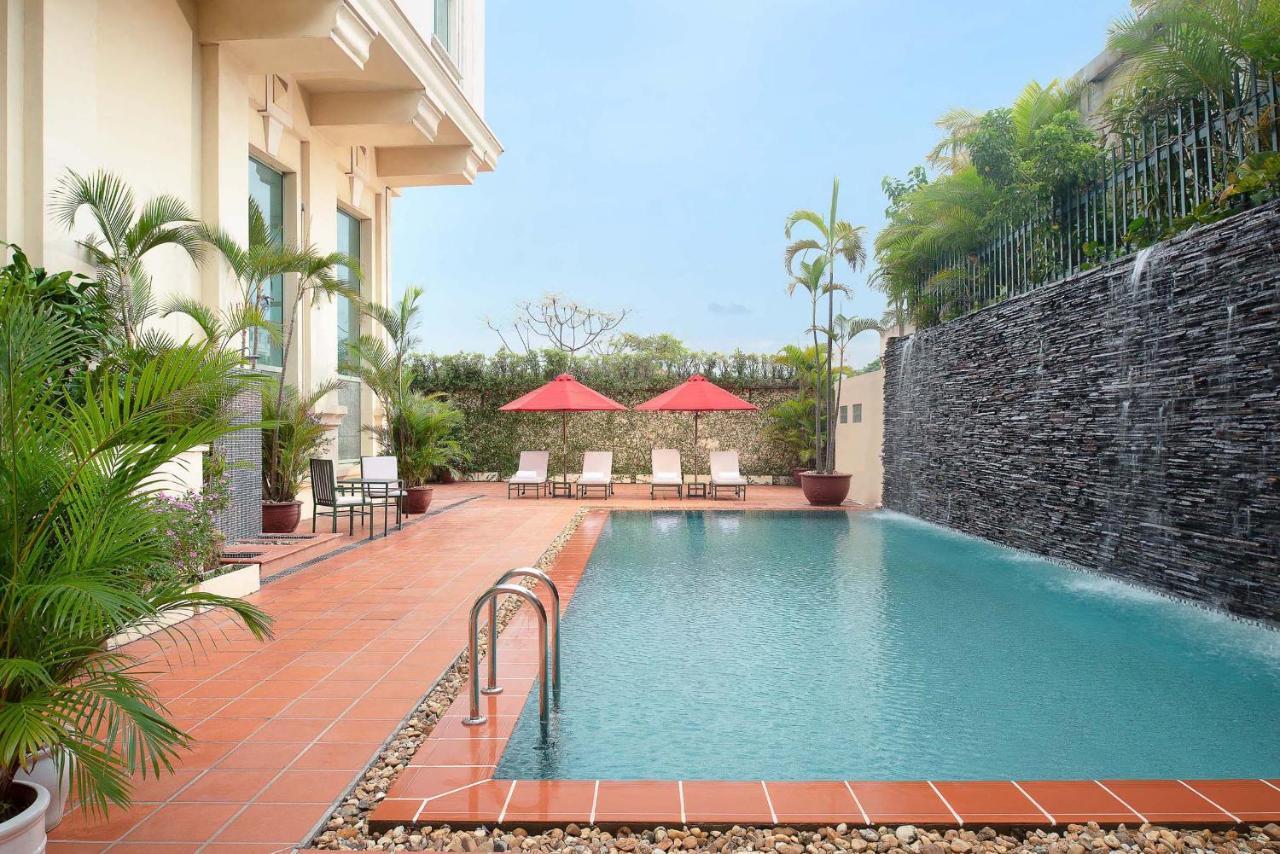 Avani Hai Phong Harbour View Hotel Екстериор снимка