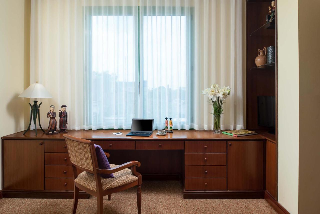 Avani Hai Phong Harbour View Hotel Екстериор снимка