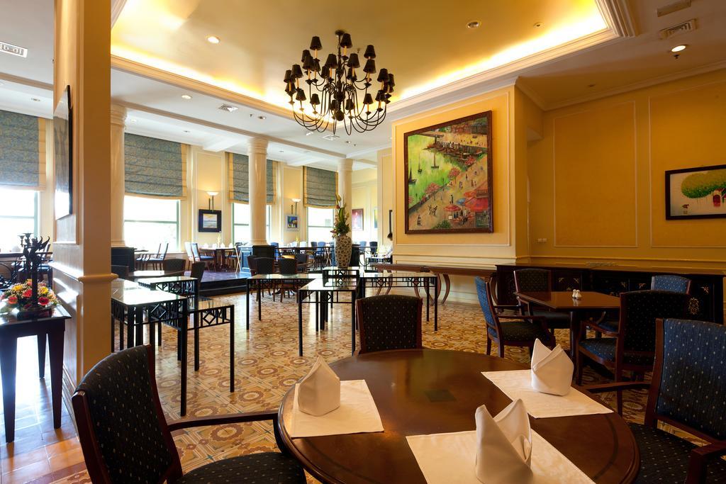 Avani Hai Phong Harbour View Hotel Екстериор снимка